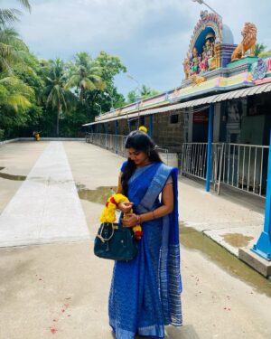 Abi Navya Instagram - 💙💙💙💙divine love 

#love#temple#thiruverkad