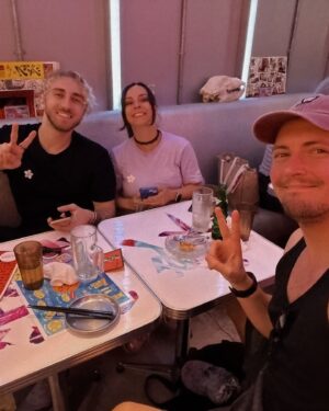 Adeline Chetail Instagram - Tokyo - Hawaï - Paris ! Ça va la vie 💕