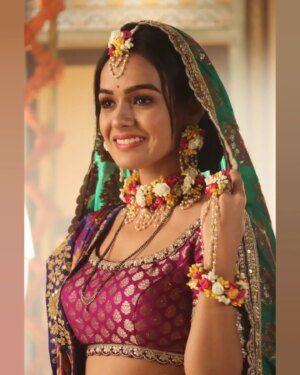 Aditi Sanwal Instagram - Meera si mai bhi Deewani ho gai ✨️✨️✨️

#instagood #instagram #pictureperfect #janmashtami #meera #krishna #dangaltvchannel #deewani #aditisanwal #devotion #love #divine