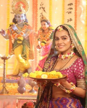 Aditi Sanwal Instagram - Meera si mai bhi Deewani ho gai ✨️✨️✨️

#instagood #instagram #pictureperfect #janmashtami #meera #krishna #dangaltvchannel #deewani #aditisanwal #devotion #love #divine