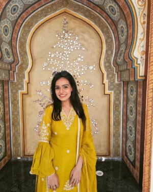 Aditi Sanwal Instagram - ✨️✨️✨️ Festive ready!!! ✨️✨️✨️

#insta #instagood #instagram #pictureperfect #livelovelaugh #aditisanwal #deewani #dangaltvchannel #meera #kashvi #baalveer #festive #indianlook #indianwear #love