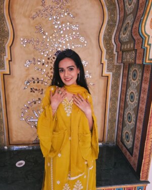 Aditi Sanwal Instagram - ✨️✨️✨️ Festive ready!!! ✨️✨️✨️

#insta #instagood #instagram #pictureperfect #livelovelaugh #aditisanwal #deewani #dangaltvchannel #meera #kashvi #baalveer #festive #indianlook #indianwear #love