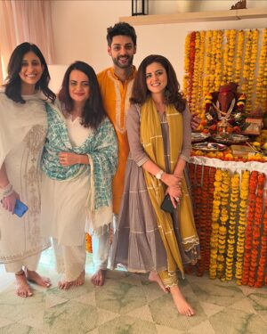 Aditi Singh Sharma Instagram - #ganeshchaturthi at Karans beautiful home with the gorgeous Bappa he created, what great vibes with all these beautiful peeps .. no filter, only love. 
Ganpati Bappa Morya. ❤️🙏