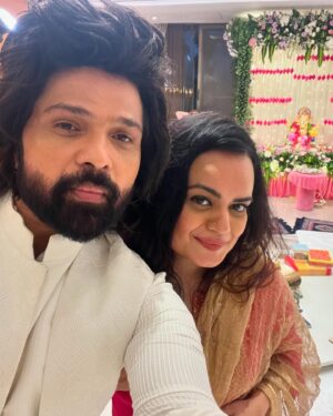 Aditi Singh Sharma Instagram - Happy Ganesh Chaturthi from Himesh & Sonia’s beautiful home & stunning Bappa ❤️🙏

#GanpatiBappaMorya