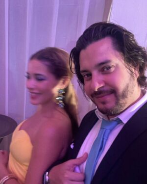 Adriana Fonseca Instagram - Adios Agosto, grateful…
______
1-Llegando a @aventureramusical gracias @soyevadaniela @juanosorio.oficial 
2- Con mis queridos @ernestolaguardiaoficial @martinricca1 , hermoso reencuentro en @papasporconveniencia @palomeragroup 
3- Después de nadar, en mi bello Veracruz, con mi hat regalo de mi ami @soykarlacervantes .
4-Boda time en un @benitosantosoficial regalo de mi querido @edgareyes_664 
5- En Veracruz, con esas gafas que tienen mas de 20 años conmigo.
6- Visitando a papito @jacquelinefonsecac 
7- Con mi hubby @ikercal 
8- Camerino life.
9- Con mis queridos compañeros @joseron3 @afri_zavala @miguelmartinezoficial 
10- Con la prima @sandramoreira04 
11- Espejito, espejito; on set.
12- Con mi bff Rafita, que me ha apoyado mucho en este tiempo en CDMX. 
13- Que lindo coincidir, con un gran actor y super simpatico @ferdinandoval 
14- En el mejor restaurante Libanes, con familia.
15- Familia, en el puerto @nachocholnew 
16- Con la bella @irinabaeva 
17- En mi spa fav en CDMX @clinicabelco 
18- Esperando en camerino.
19- Camerino life.
20- Pose pose! 
.
.
#lifestyle #byeagosto #cute #fashion #latina #cdmx #veracruz #grateful