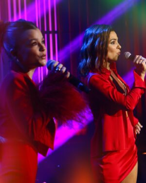 Agustina Cherri Instagram - @bycrismorena lo hizo otra vez. Y esto es solo el comienzo.
@munapaulscherri gracias por dejarme cantar con vos. Cumplí un sueño, en el mejor lugar con la canción que me lleva a la niña que fui.
Gracias a mi equipo del corazón que siempre estan ahí para nosotras.
@vickii_miranda 
@nacholopezfagalde 
@bettinafrumboli 
❤️
@mariagorof
@rickysarkany
.
.
@olgaenvivo