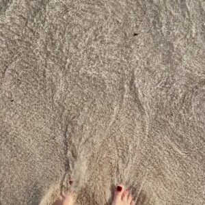 Agustina Cordova Instagram - una bebita en camino y todo es celebración 🪸🐚🧜🏻‍♀️🦀🤰🏻🤍