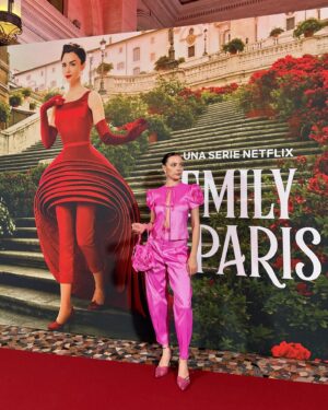 Agustina Suásquita Instagram - Disculpen, llego Papryka a la alfombra roja 💅 La razón por la que vine a Roma: Avant premiere de Emily in Paris 😍 

St @kativara 
@laspepasinst @gingerjoyeria @jessicakessel 

@chenetflix #Netflix #EmilyInParis