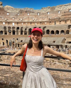 Agustina Suásquita Instagram - De repente en Roma la loca 🤌🏻🇮🇹 Ya comí más pasta que en toda mi vida 🍝 Saben por qué estoy acá? 😏