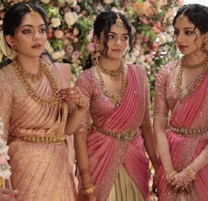 Ahana Kumar Instagram - Team Bride 💗🌸💫

Shot by @_stories_by_mathews__ 
Saree @mloft_by_joeljacobmathew 
Blouse Stitching @santinni.in 
Makeup & Hair @brahma_hairandmakeup 
Saree Draping @drapist_daira 

Ozy’s Wedding ~ 05.09.24 ✨