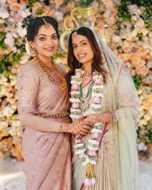 Ahana Kumar Instagram - Ozy’s Big Sweet Day ❤️ @_diyakrishna_ 😘
Starting from today , life will slowly start feeling different in sweet little ways I suppose 😊
Hello Brother-In-Law @aswin__ganesh__ 🤗

A Happy Bright Day .. Thankyou Life 🤍

All the details :

Shot by @skabhijithphotography 
Saree @mloft_by_joeljacobmathew 
Blouse Stitching @santinni.in 
Makeup & Hair @brahma_hairandmakeup 
Saree Draping @drapist_daira 

05.09.2024 🌸

✨💫