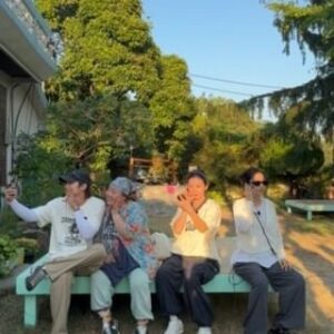 Ahn Eun-jin Instagram - 대체 킬포가 몇개야~~🤣🤣
@junmuynpark @dex_xeb @tvn_joy 
#언니네산지직송 💃