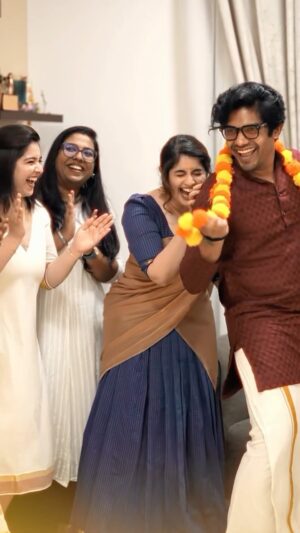 Aima Rosmy Sebastian Instagram - 🌸ഈ ഓണം ഈസ്റ്റേണിനൊപ്പം🌸
Atham Pathum Perfect Aakam with Eastern @eastern.international 

#eastern #athampathumperfectakkam #easternonam2023 #onam2023 #onamreels #onamspecial #onamsong #perfecttastepartner #perfect #perfecttaste #perfectcolour #perfectsmell