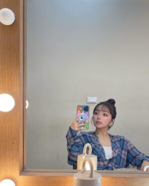 Aisa Senda Instagram - 中秋節快樂🌕
月好月圓、月月事事順心❤️

身體不要變圓就好🤫

MAKEUP AIRTIST @miaomiaomakeup 
HAIR STYLIST @fluxreel_queena 
OUTFIT @doubletake.tw