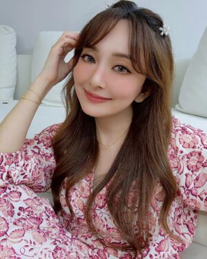 Aisa Senda Instagram - -
我決定要挑戰新的領域（跟自己說一定要加油😆

自己的人生還有幾個十年？答案：沒人知道
所以我想要完成從來沒完成過的事情
當然同時也很幸運有這機會（其實跟工作相關的事啦）
畢竟我的興趣就是我的事業 
能夠可以讓我的事業更多層次 這對我來說是無比完美

謝謝所現在擁有的一切
謝謝我的神隊友 
因為有你在我可以不需要操心
還有我的完美團隊夥伴們

我要活得瀟灑✨✨✨

MAKEUP AIRTIST @miaomiaomakeup 
HAIR STYLIST @fluxreel_queena