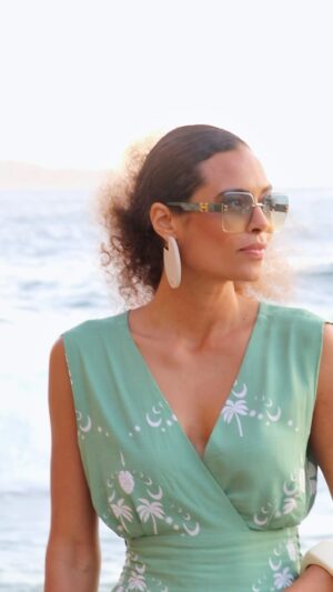 Aisha Jambo Instagram - Sobre trabalhar no quintal de casa, com esse mar no olhar… seja bem-vindo setembro, o mês da esperança, alegrias e boas novas.