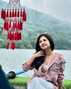 Aishwarya Sen Instagram - 📝

#shooting #film #bengali #hill #nainital