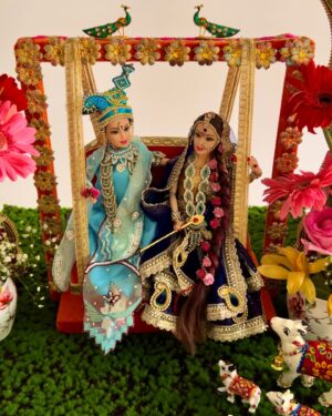Akansha Chamola Instagram - 🦚 🪈krishna janamashtami 🪈🦚

.
.
.
#janamashtami #laddugopal #indianwear #indianfestival #iskcon #radhakrishna #mandir #radheradhe #harekrishna #desi #mumbai #mumbai_uncensored