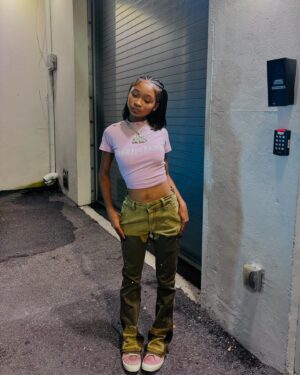 Alaya High Instagram - *Balenciaga dingy tee, Blue bills benji b
