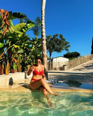 Alejandra Castelló González Instagram - Cual es vuestra favorita? 🏕️🍦💦😍
.
15% de descuento con ALEJANDRA24 en @glampingorangeraie 
.
#camping #glamping