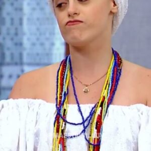 Alessandra Maestrini Instagram - É um milagre Pato Branco nunca ter aparecido no Linha Direta, né? 🤣💛 

📽 Toma lá da cá l Globoplay 

#alessandramaestrini #adrianaesteves #miguelfalabella #bozena #tomaladaca #patobranco #humor #comédia