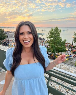 Alex Curry Instagram - Welcome to #Wisconsin 🤗 #Curry #Wedding style 🥂✨