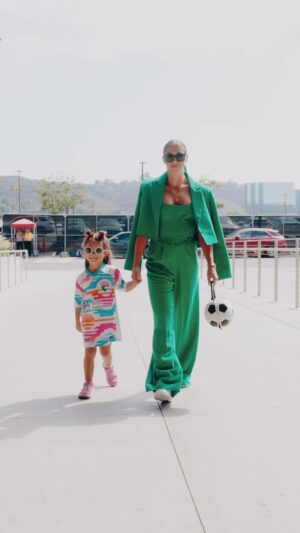 Alex Morgan Instagram - No one else I’d rather have by my side 🤞
