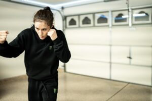 Alexa Grasso Instagram - Amo todo el proceso 💚
Making weight 🔥
#MonsterEnergy #weighcut 
•
•
📸 @sianya___film 🤍