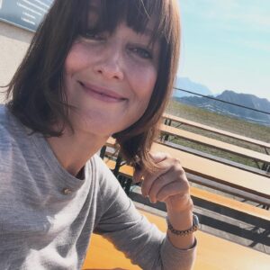 Alexandra Maria Lara Instagram - Jetzt darf das Wochenende kommen 🫶🏻