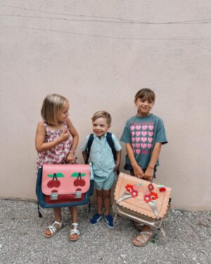 Alexia Mori Instagram - Comment s’est passé la rentrée pour vos bébés ? Ici personne a pleuré !! Même pas maman !! Bon en même temps je suis restée avec Camille dans la classe ! On verra si demain je fais autant la maline quand je devrais le laisser au portail et pour la journée entière 🙈
