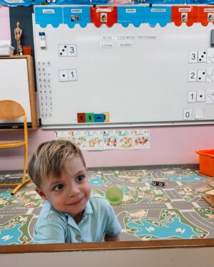 Alexia Mori Instagram - Comment s’est passé la rentrée pour vos bébés ? Ici personne a pleuré !! Même pas maman !! Bon en même temps je suis restée avec Camille dans la classe ! On verra si demain je fais autant la maline quand je devrais le laisser au portail et pour la journée entière 🙈