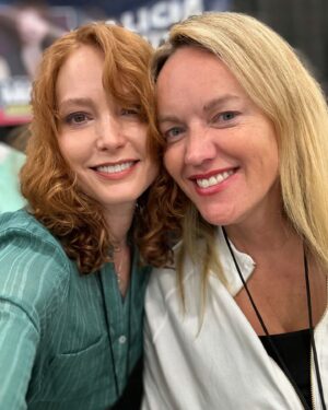 Alicia Witt Instagram - conning it in madison WI ✨ @madisoncomicexpo last day here today! i’m buzzing from all the beautiful interactions and the concert last night @thenorthstreetcabaret (and the fantastic coffee ☕️)