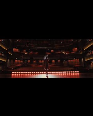 Alisha Weir Instagram - I'm so excited that @bordgaisenergy have asked me to join them as their Ambassador to announce their new 10-year partnership with the @bordgaisenergytheatre 🎭

My sisters and I are big musical theatre fans and to have a venue like this that brings some of the best Touring Companies from the Westend to Ireland is incredible as well as Irish Productions.
 
The last picture is when I had the opportunity to dance on the Bord Gáis Energy Theatre stage when I was filming Abigail!!! 
I have seen so many amazing productions here and I'm delighted that the Bord Gáis Energy will be continuing their sponsorship for another 10 years. ❤️ 
#EnergyCreatesMagic 

Love Alish! 🫶🏻