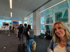 Alisyn Camerota Instagram - Move-in Day #2 underway. this one involved a little more effort on my part: rental car, airplane flight (where, in typical me fashion, we were the last to board the plane), cracking the code of a forgotten storage unit, tons of heavy bags, boxes and the icing on the cake…fat parking ticket 💃