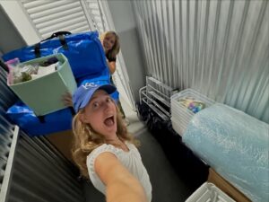Alisyn Camerota Instagram - Move-in Day #2 underway. this one involved a little more effort on my part: rental car, airplane flight (where, in typical me fashion, we were the last to board the plane), cracking the code of a forgotten storage unit, tons of heavy bags, boxes and the icing on the cake…fat parking ticket 💃