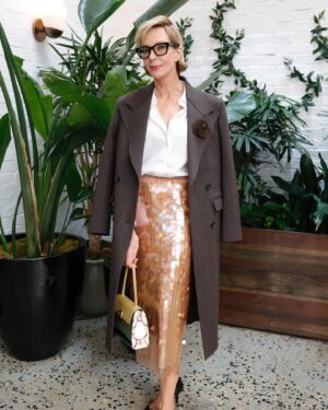 Allison Janney Instagram - Thank you @toryburch and @glamourmag for a lovely afternoon celebrating women and television and fashion !! 
And to my stellar glam squad!!
 Styled by @taraswennen 
Hair @jillcrosbyhair 
Makeup @mariedelprete 
Nails @lpnailpro 
💕💕💕💋