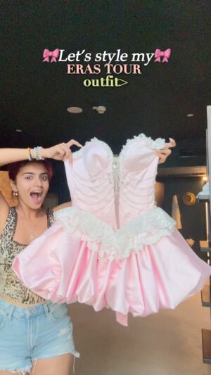 Alma Hussein Instagram - Heart broken but still manifesting to meet @taylorswift 
Outfit - @distractshion 
( Eras Tour, Vienna, Taylor Swift, Grwm, makeup, travel)

#explore#explorepage#exploremore