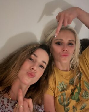 Alona Tal Instagram - Pre Emmy fun (with how we end the night at the end slides ) thanks to my sister @erinelairmoriarty 

Glam by @beautyby_lana__