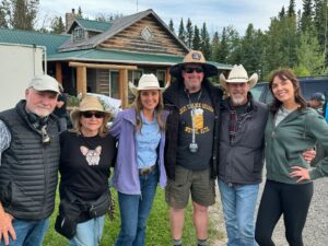 Amber Marshall Instagram - As we wrap up Heartland’s Season 18 for the year, I think back to the incredible time we have all had together. I would say this year especially, was extra fun. 

The group pictured here have all been a part of Heartland for 18 years! (There are others too, but just happened we were all standing together) I love and admire you all so much. 

The friendships we’ve made and the memories we’ve shared make this so much more than a job. I hope you enjoy this new season airing in Canada in a month. I am already ready to dive in to more stories, so let’s all throw our positive vibes out for a spring renewal! ❤️🐴

#HeartlandinProd
#HeartlandSeason18