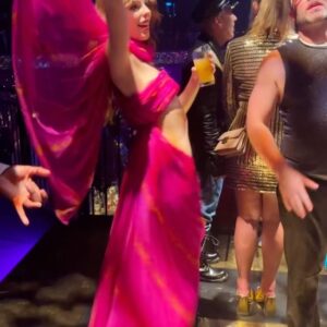 Amelia Gething Instagram - @rangerover you are the coolest 🔥 Thank you for letting me indulge in my Studio 54 fantasy at the @goodwoodrevival ball, celebrating 5 generations of Range Rover, what a night! 🪩

Thank you to @circavintagelondon & @sarahkatebyrne for this ✨DRESS✨and @thisistimothy for the pics! & @mcsaatchigroup
