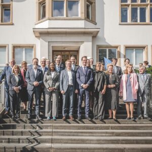 Aminata Touré Instagram - Impressionen der heutigen gemeinsamen Kabinettssitzung von Schleswig-Holstein und Nordrhein-Westfalen. 

Im Anschluss sind meine grüne Kollegin aus NRW @monaneubaur und ich nach Boostedt in unsere Erstaufnahmeeinrichtung für Geflüchtete gefahren und dort haben wir unser Pilotprojekt zur Arbeitsmarktvermittlung einmal gezeigt.