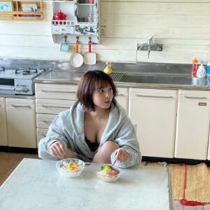 Amisa Miyazaki Instagram - オフショット📸
・
パーカー女子