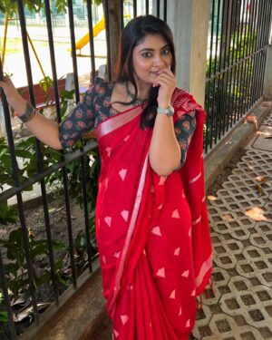 Ammu Abhirami Instagram - Minuki Minuki Mena Minuki❤️🧿
Lady in red❤️ In her black Thar❤️🧿