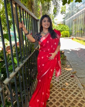 Ammu Abhirami Instagram - Minuki Minuki Mena Minuki❤️🧿
Lady in red❤️ In her black Thar❤️🧿