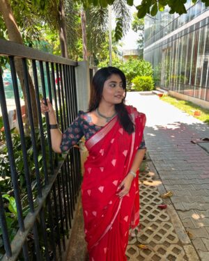 Ammu Abhirami Instagram - Minuki Minuki Mena Minuki❤️🧿
Lady in red❤️ In her black Thar❤️🧿