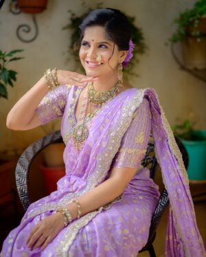 Amruta Deshmukh Instagram - Engrossed in my favourite colour 💜💜 
Absolute team work and dream work! ✨✨
This navvari and blouse is designed by: @srujana_by_ruttuja 
Make up: @swatighodke_mua_official 
Hair: @hairstylist_monabharane_pune 
Draping: @nilam_art1687 
Jewellery: @jizajewellerystudio 
Captured by : @krafty.lights