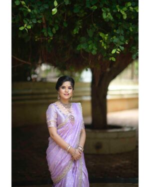 Amruta Deshmukh Instagram - Engrossed in my favourite colour 💜💜 
Absolute team work and dream work! ✨✨
This navvari and blouse is designed by: @srujana_by_ruttuja 
Make up: @swatighodke_mua_official 
Hair: @hairstylist_monabharane_pune 
Draping: @nilam_art1687 
Jewellery: @jizajewellerystudio 
Captured by : @krafty.lights