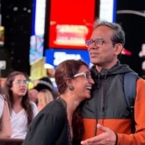 Amruta Subhash Instagram - With my हमदम! At #timessquare Thank you @amitphalke and @pritish_khandagale for capturing these lovely moments ❤️❤️