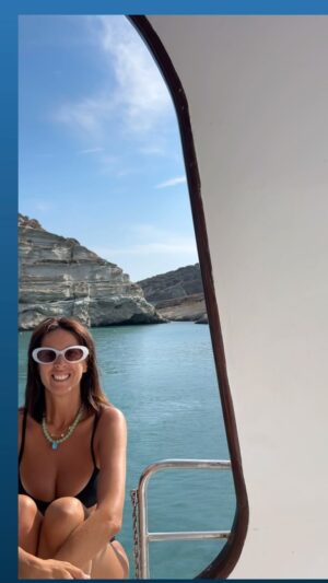 Ana Marques Instagram - Cinquenta “sombras” de azul … Grécia 🇬🇷 🧿 

#grecia
#grecialinda
#milos 
#ferias
#azulgrecia
#AM
#portuguesecinquentona