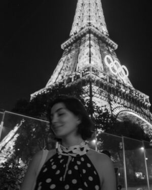 Ana Pau Castell Instagram - Yo también quería poner mi post con numeritos de este viaje…ahí les va 🇫🇷

1. una selfie después de comer muchos escargot
2.  los techos de Versalles 
3. foto borrosa en la torre 
4. mi actividad favorita después de dormir 
5. el museo sin gente <3 
6. viendo a mi México ganarse el bronce en los clavados 
7. unos mosaicos muy aesthetikkkkk 
8. disneyland Paris 
9. yo y la escultura posando 
10. un paisaje muy lindo 
11. la playita de Antibes 
12. en frente de Notre Dame 

y así se nos acabó…🌏✈️